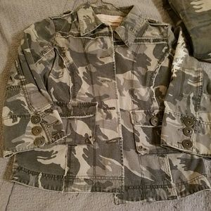 Miss Me Camo 2 pc. Sz. M